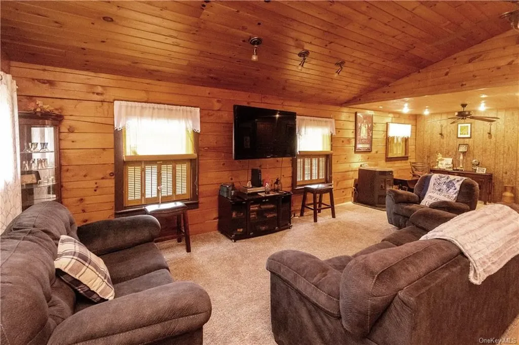 9 Low Road Wallkill NY 12589