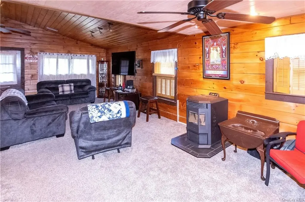 9 Low Road Wallkill NY 12589