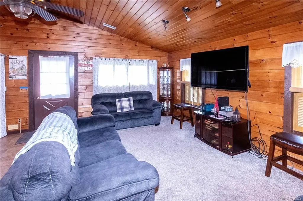 9 Low Road Wallkill NY 12589