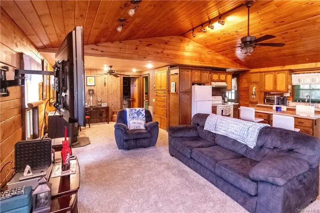 9 Low Road Wallkill NY 12589