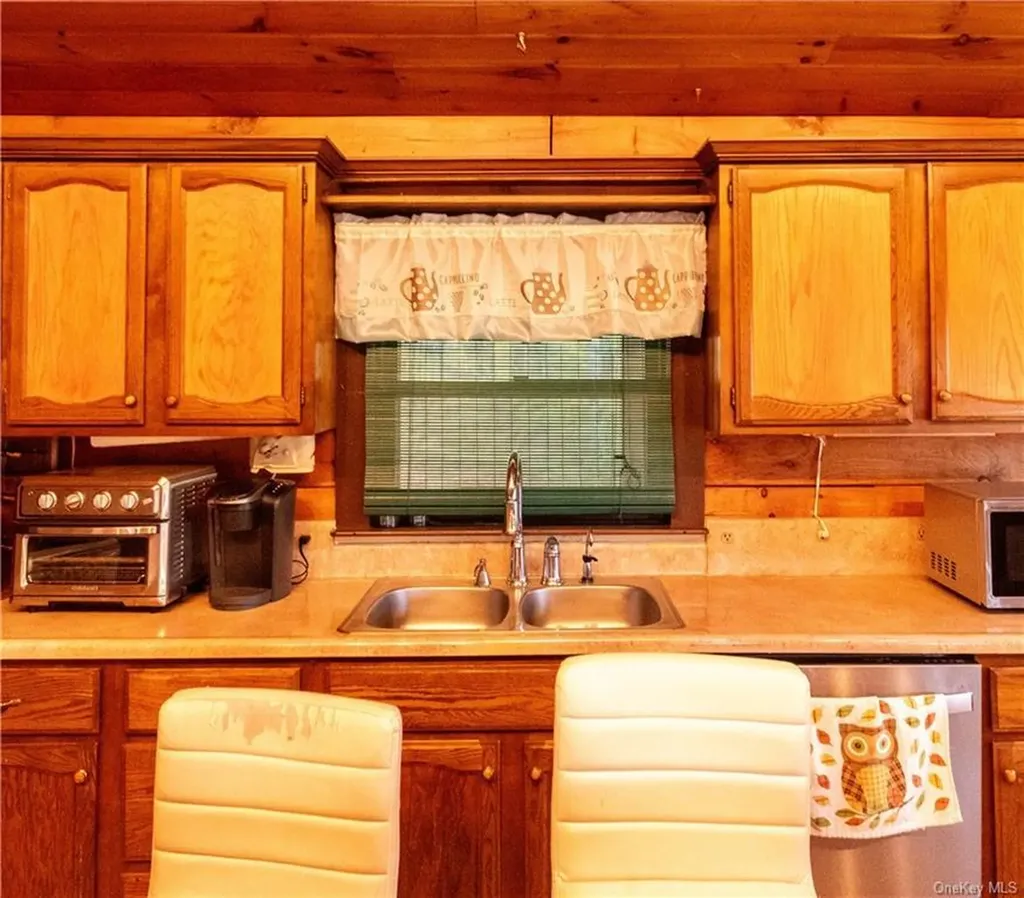 9 Low Road Wallkill NY 12589