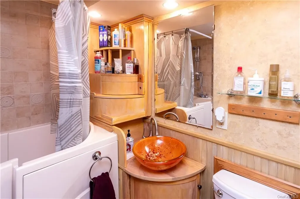 9 Low Road Wallkill NY 12589