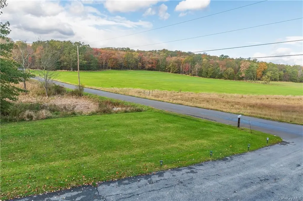 9 Low Road Wallkill NY 12589