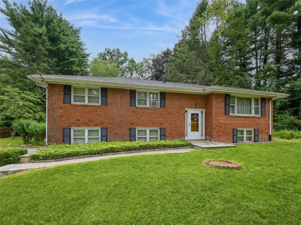 77 Lyndon Road Fishkill NY 12524