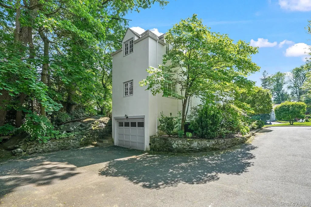 4 Villa Lane Larchmont NY 10538