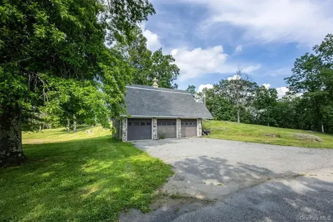 401 Woodmont Road Hopewell Junction NY 12533