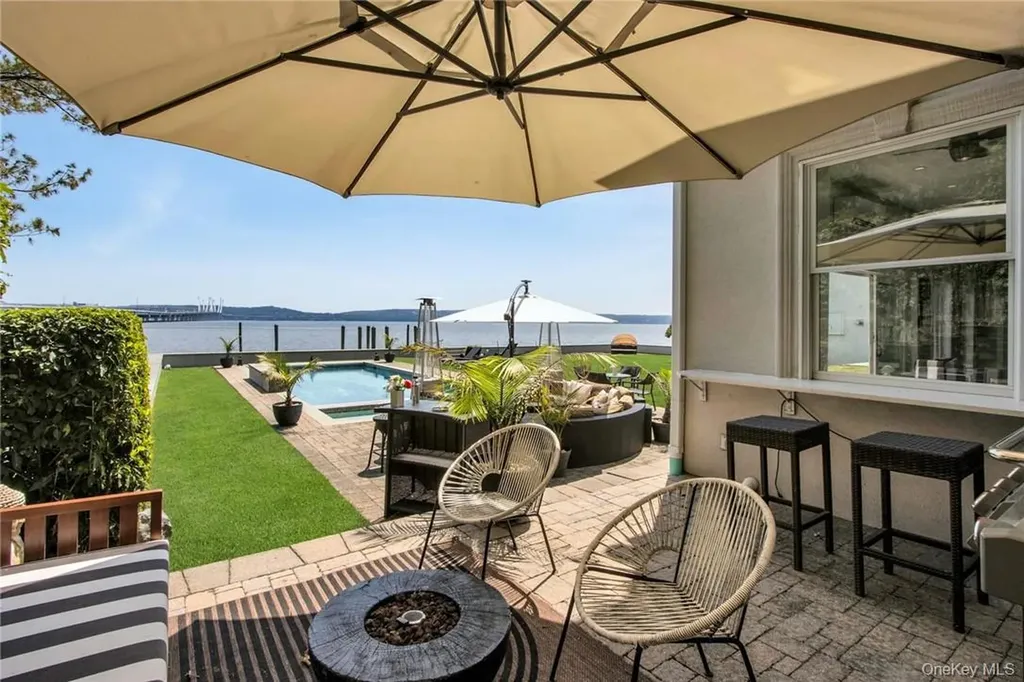 74 River Road Nyack NY 10960