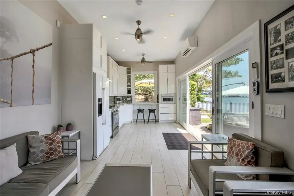 74 River Road Nyack NY 10960