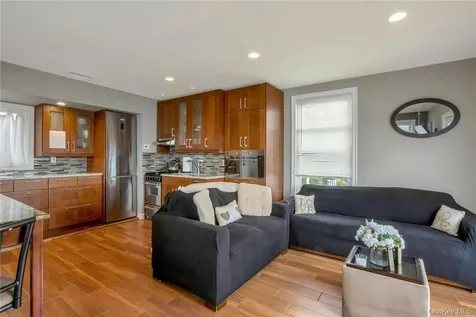 74 River Road Nyack NY 10960