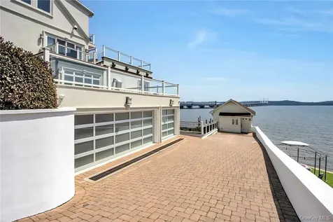 74 River Road Nyack NY 10960