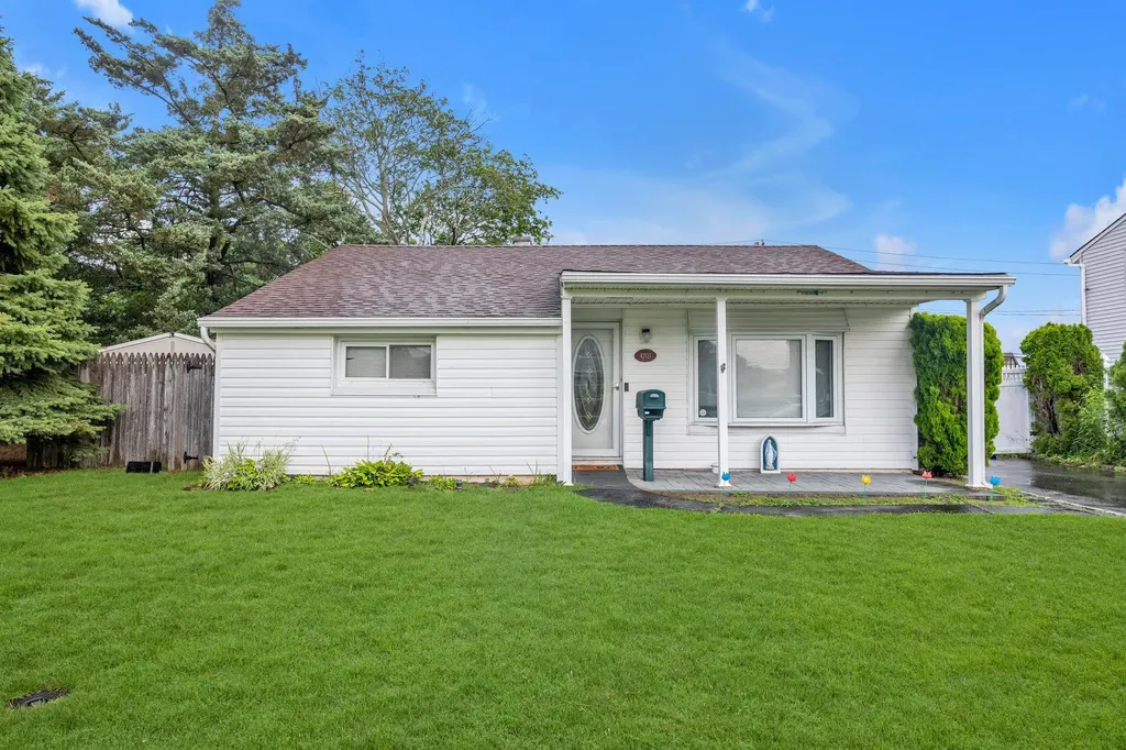 4203 Ludwig Lane Bethpage NY 11714