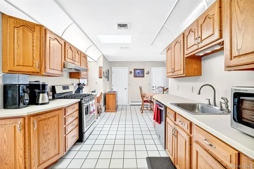 28 Terrace Avenue Nanuet NY 10954