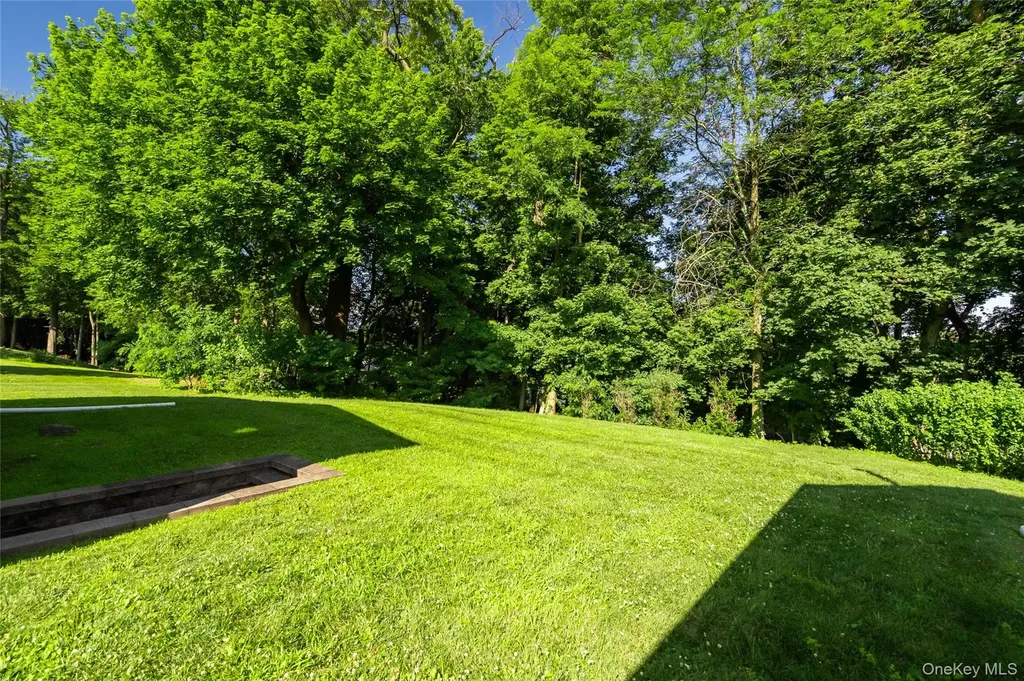 28 Terrace Avenue Nanuet NY 10954