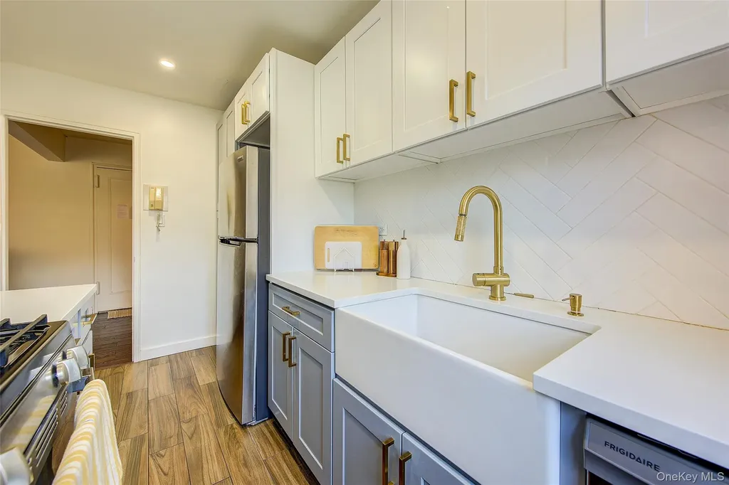 144-60 Gravett Road Flushing NY 11367