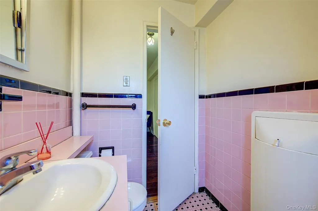 144-60 Gravett Road Flushing NY 11367