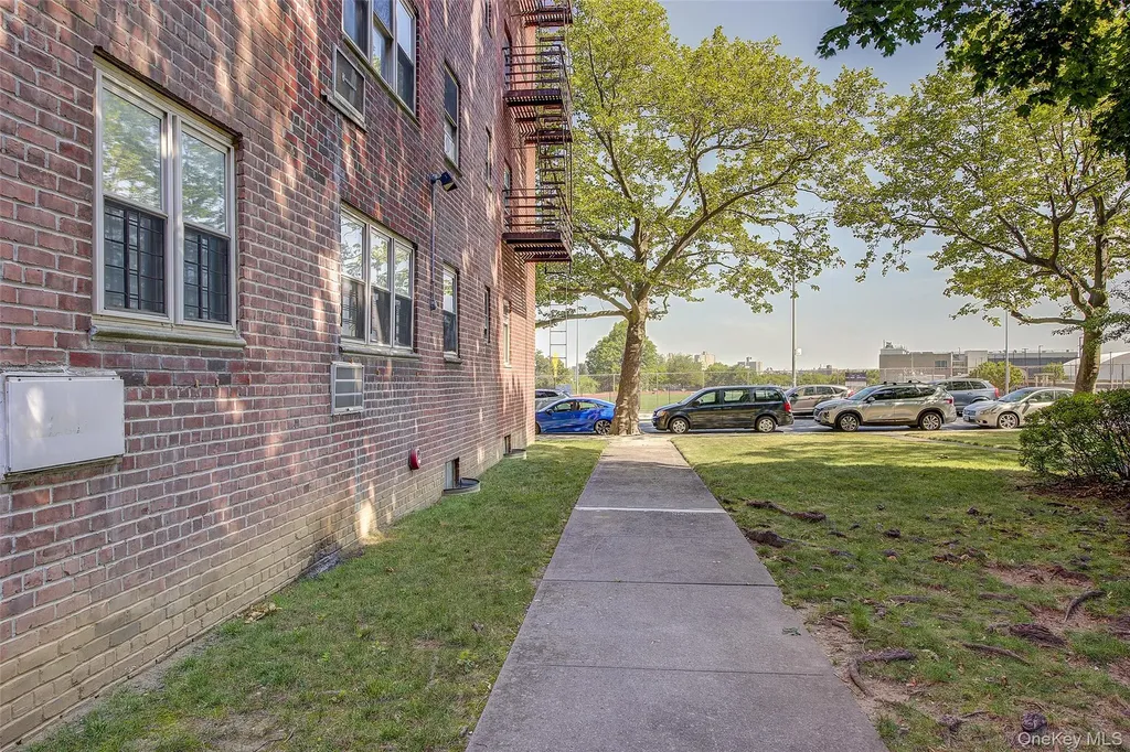 144-60 Gravett Road Flushing NY 11367