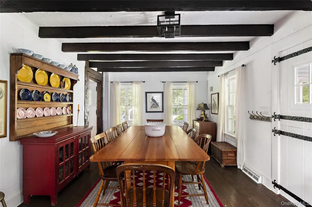 69 Whippoorwill Road Armonk NY 10504