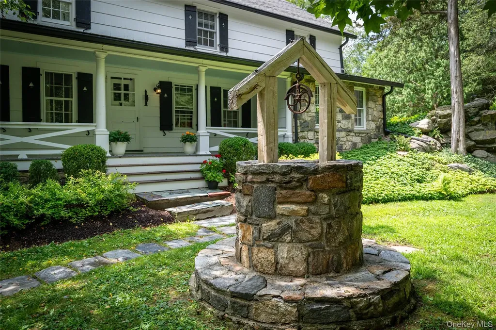 69 Whippoorwill Road Armonk NY 10504