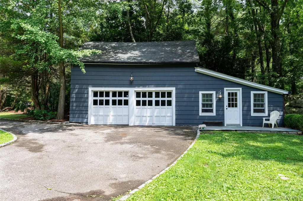 69 Whippoorwill Road Armonk NY 10504