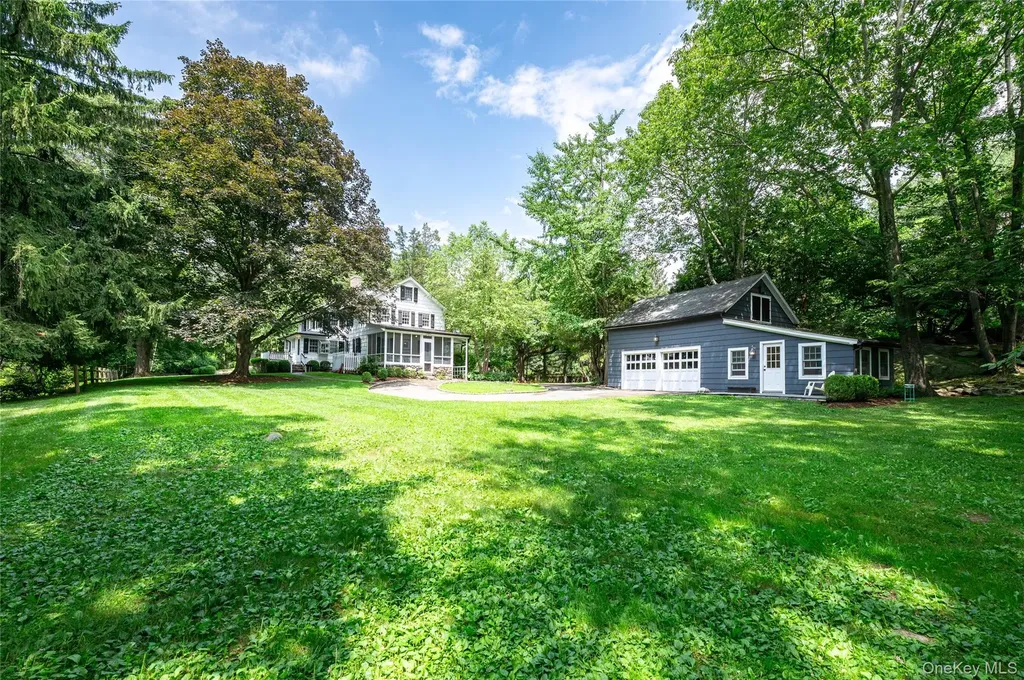 69 Whippoorwill Road Armonk NY 10504