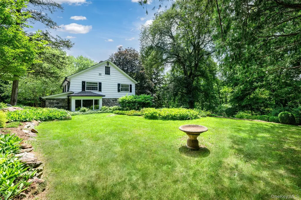 69 Whippoorwill Road Armonk NY 10504