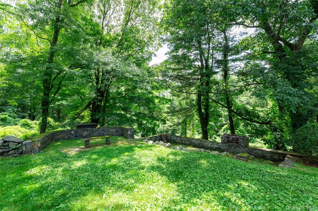 69 Whippoorwill Road Armonk NY 10504