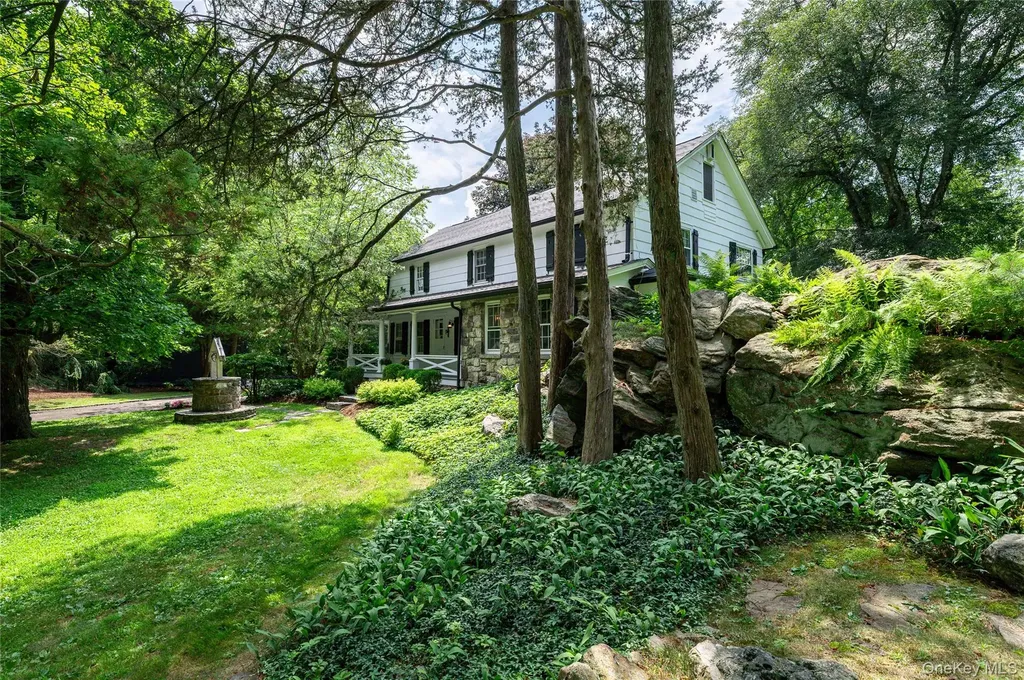 69 Whippoorwill Road Armonk NY 10504