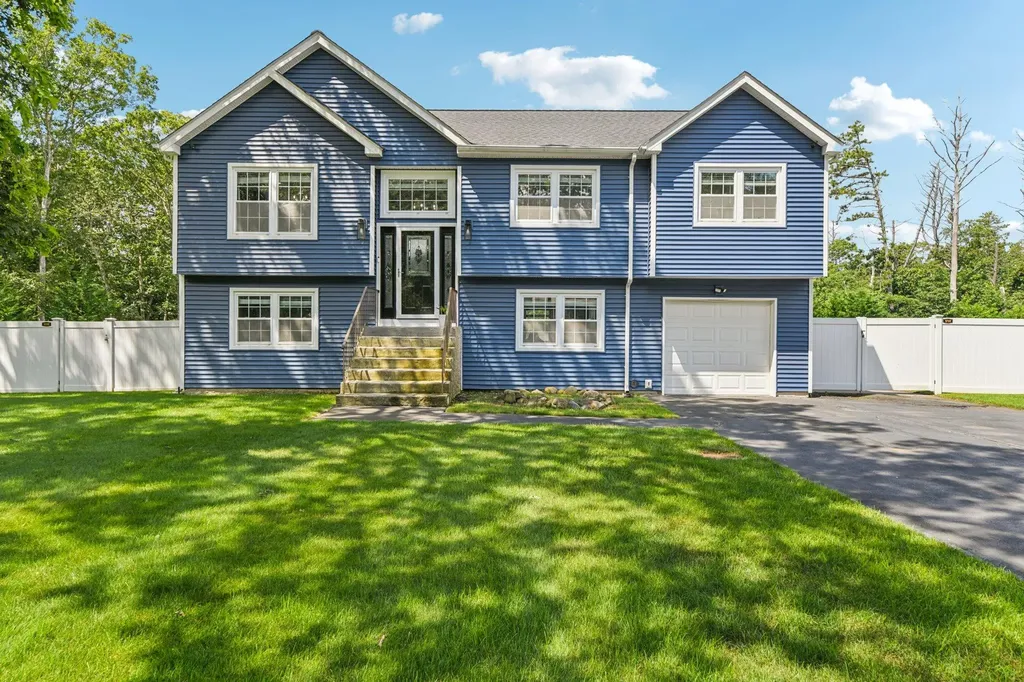2 Sommerset Drive Yaphank NY 11980