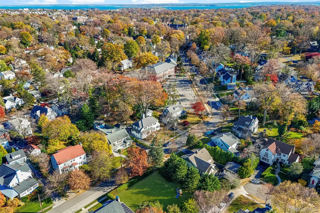 477 Manor Lane Pelham NY 10803