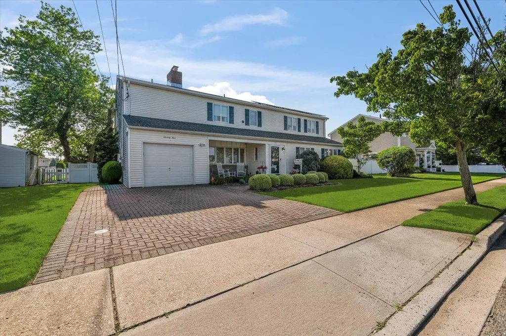 74 Forest Avenue Massapequa NY 11758
