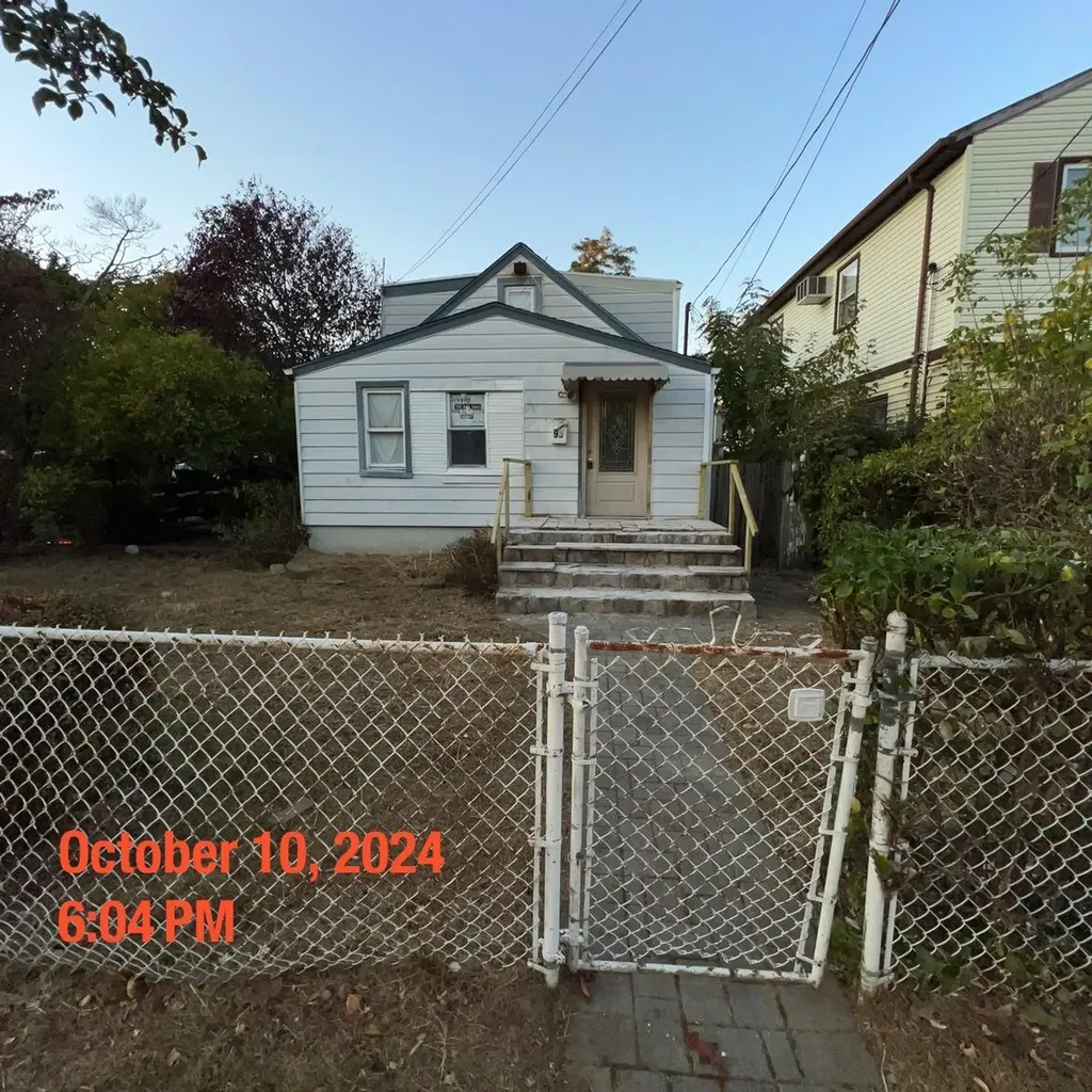 93 Woodside Avenue Freeport NY 11520