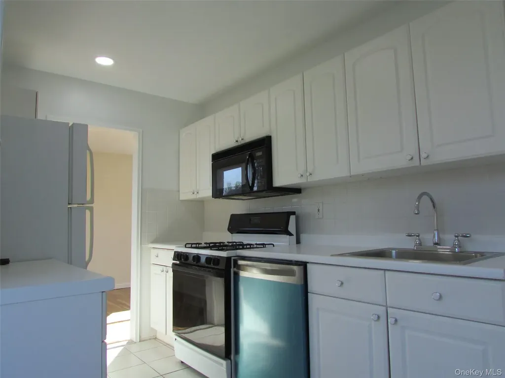 30 S Cole Avenue Spring Valley NY 10977