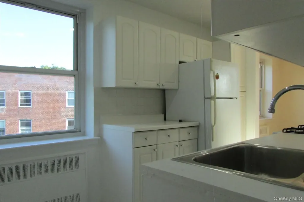 30 S Cole Avenue Spring Valley NY 10977