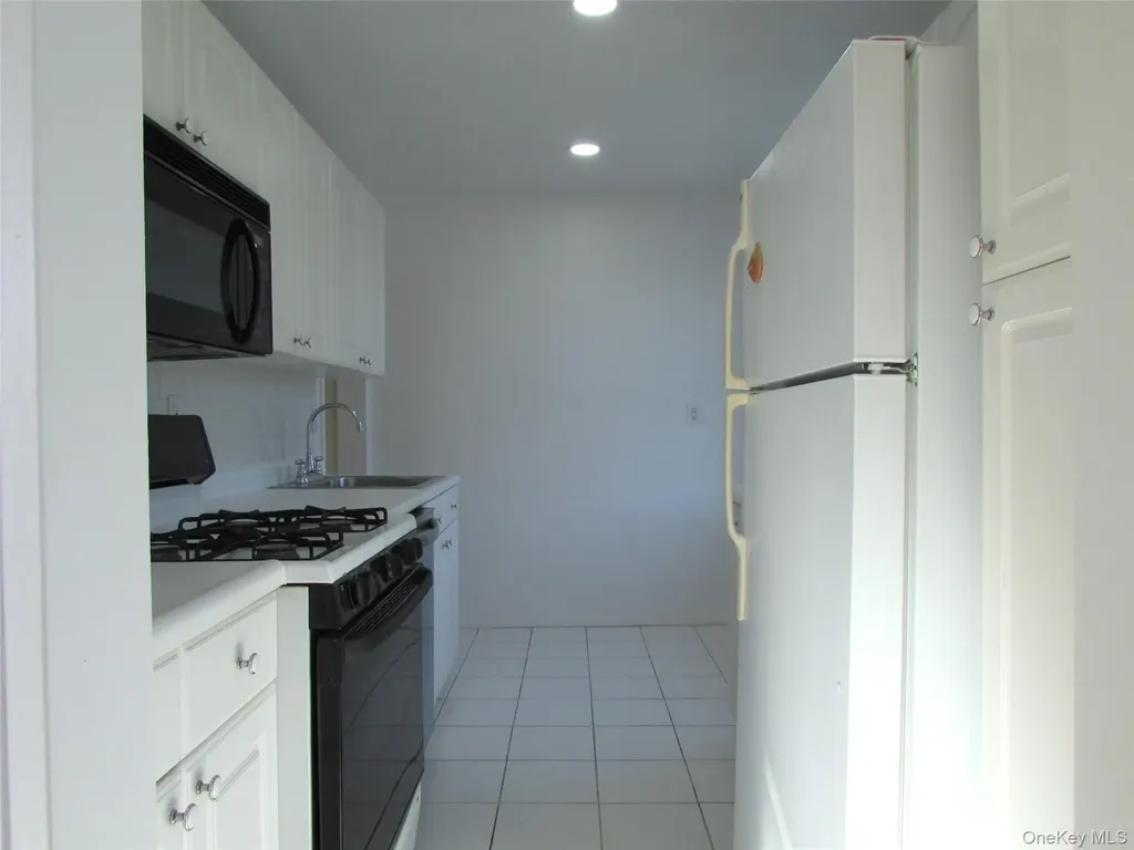 30 S Cole Avenue Spring Valley NY 10977