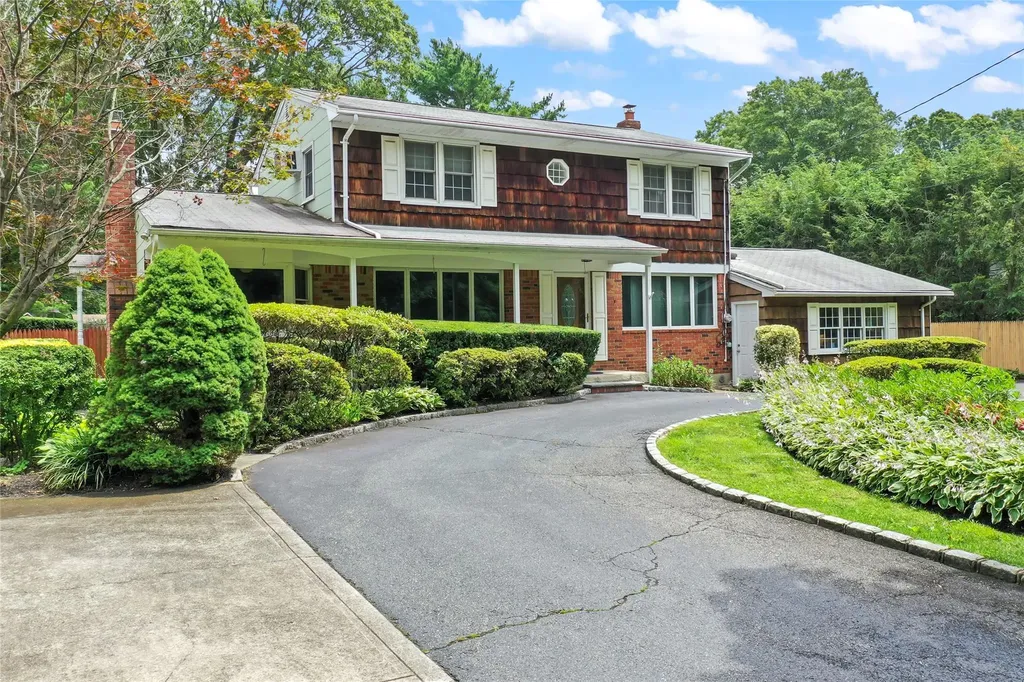 19 Laurel Drive Smithtown NY 11787