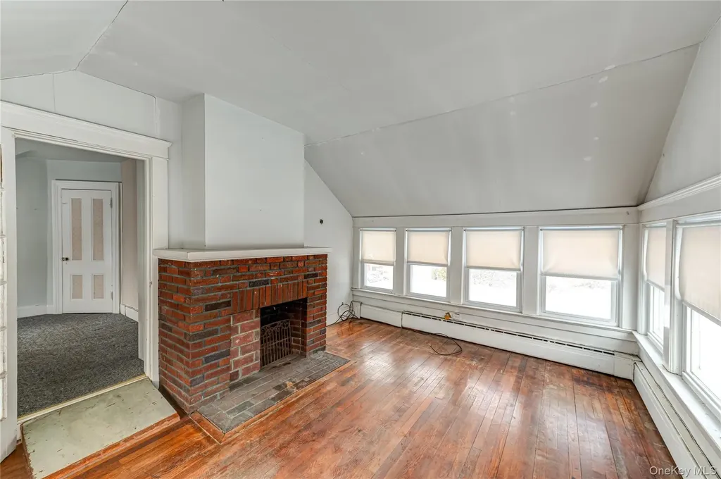 25 Shore Lane Bay Shore NY 11706