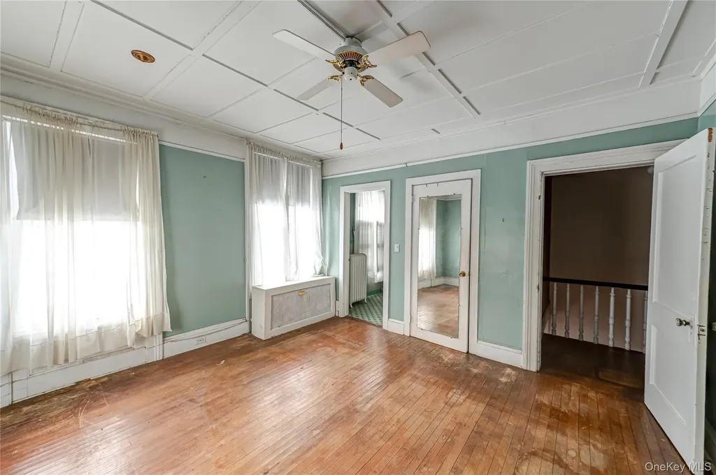25 Shore Lane Bay Shore NY 11706