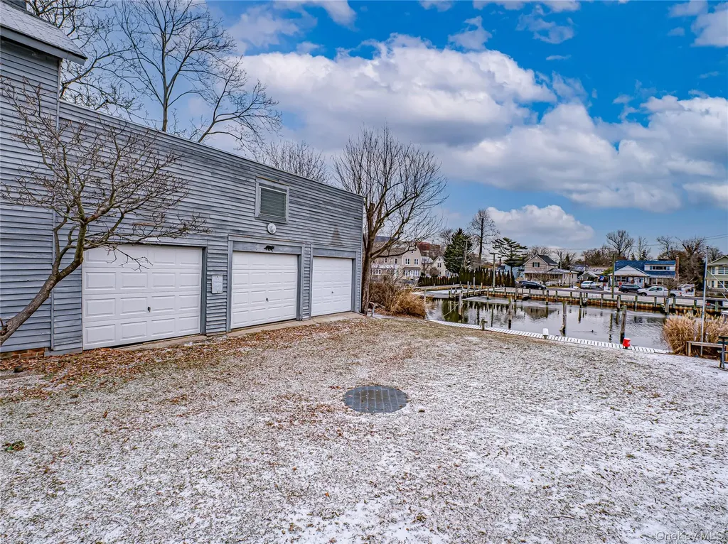 25 Shore Lane Bay Shore NY 11706