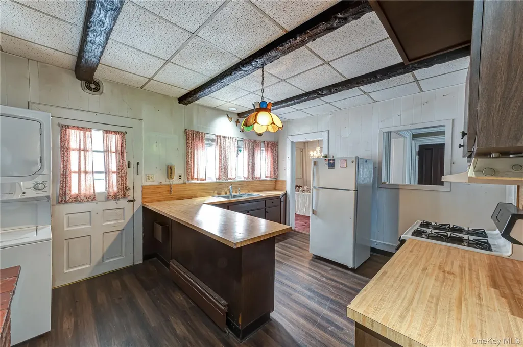 25 Shore Lane Bay Shore NY 11706