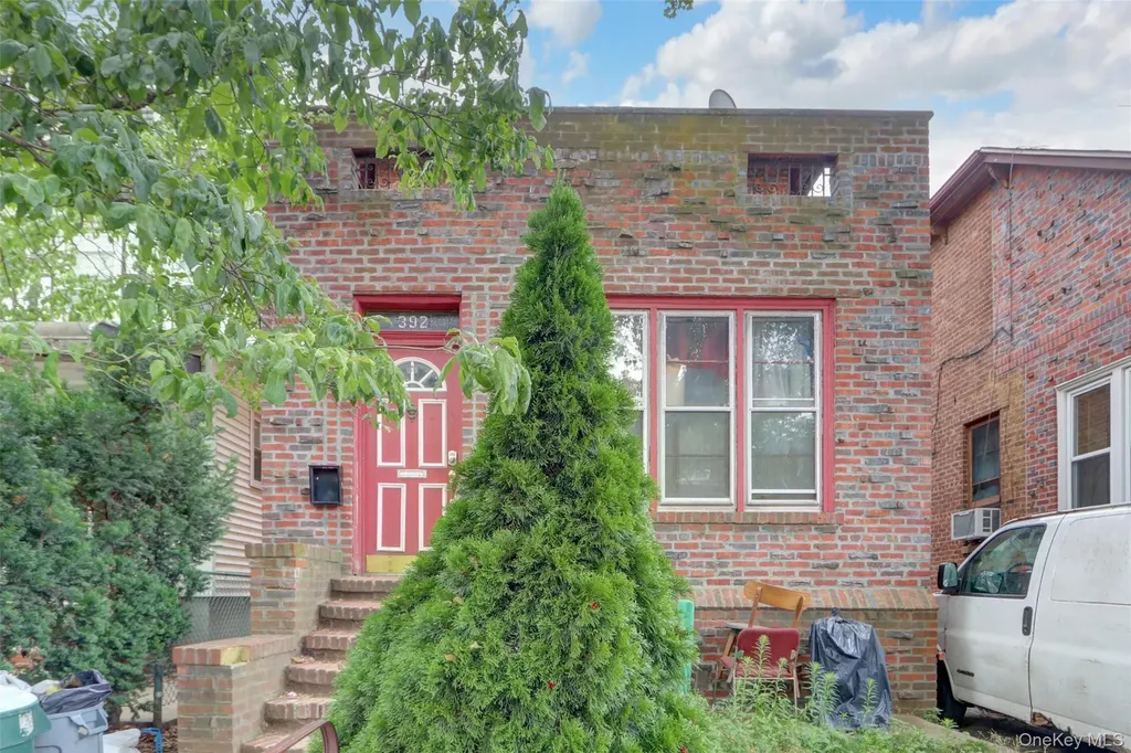392 E 7th Street Brooklyn NY 11218