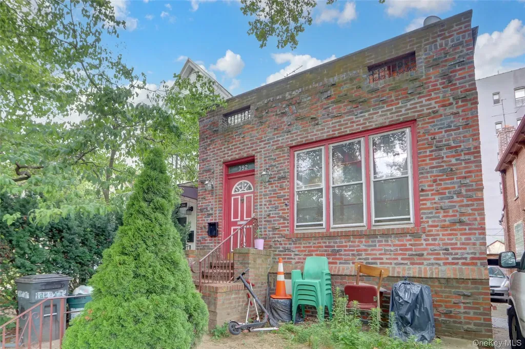 392 E 7th Street Brooklyn NY 11218