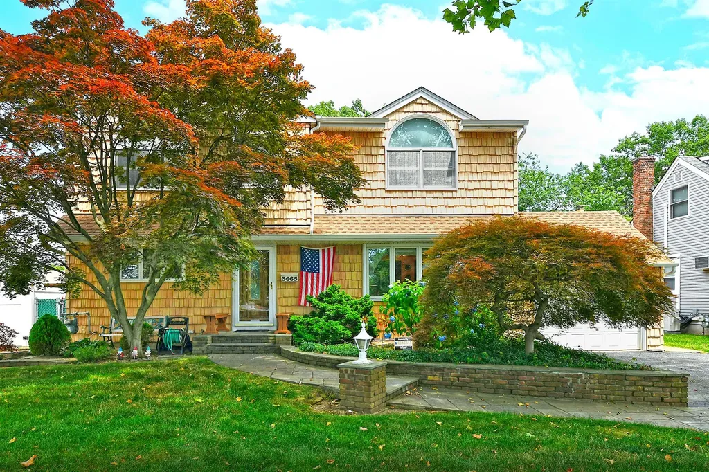 3665 Centerview Avenue Wantagh NY 11793