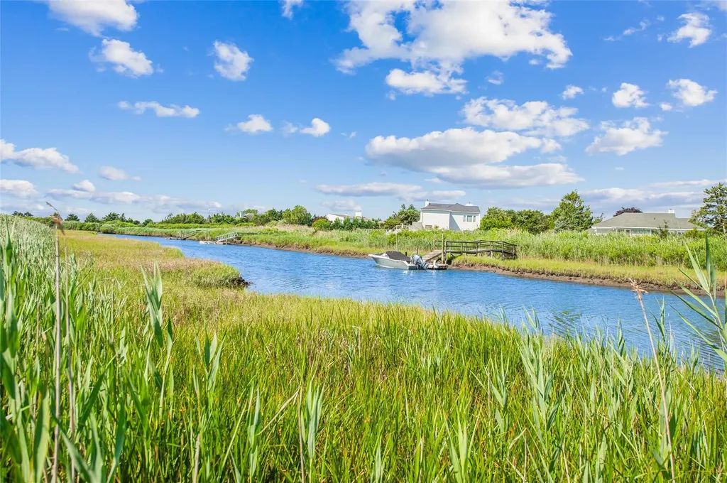 27 Jagger Lane Westhampton NY 11977