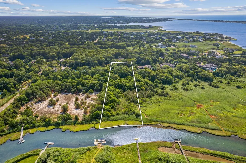 27 Jagger Lane Westhampton NY 11977