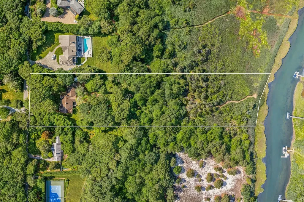 27 Jagger Lane Westhampton NY 11977
