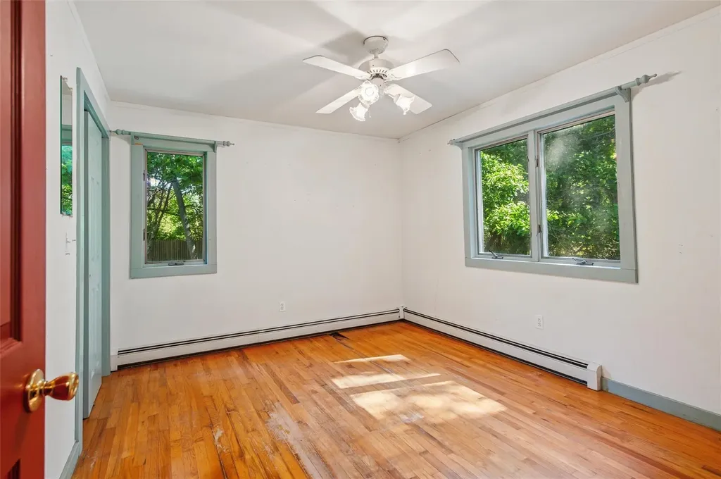 27 Jagger Lane Westhampton NY 11977