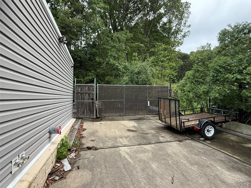 173 Terry Road Smithtown NY 11787