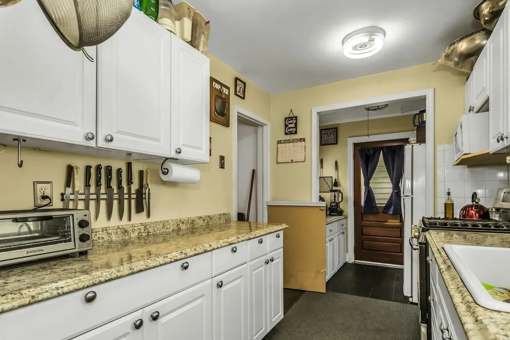 8748 252nd Street Bellerose NY 11426