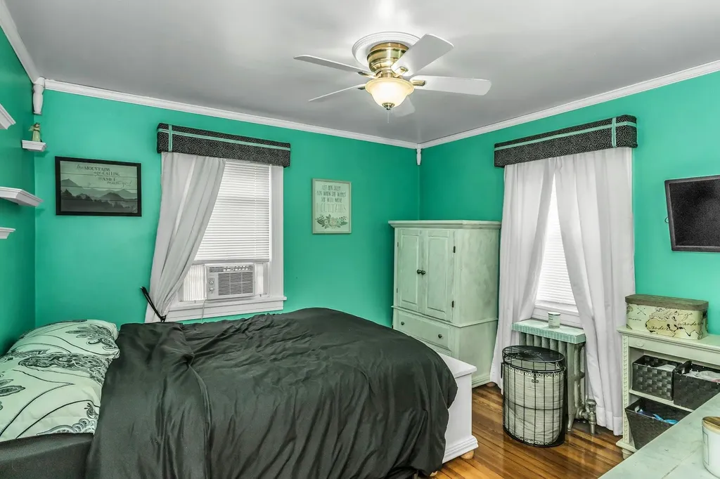 8748 252nd Street Bellerose NY 11426