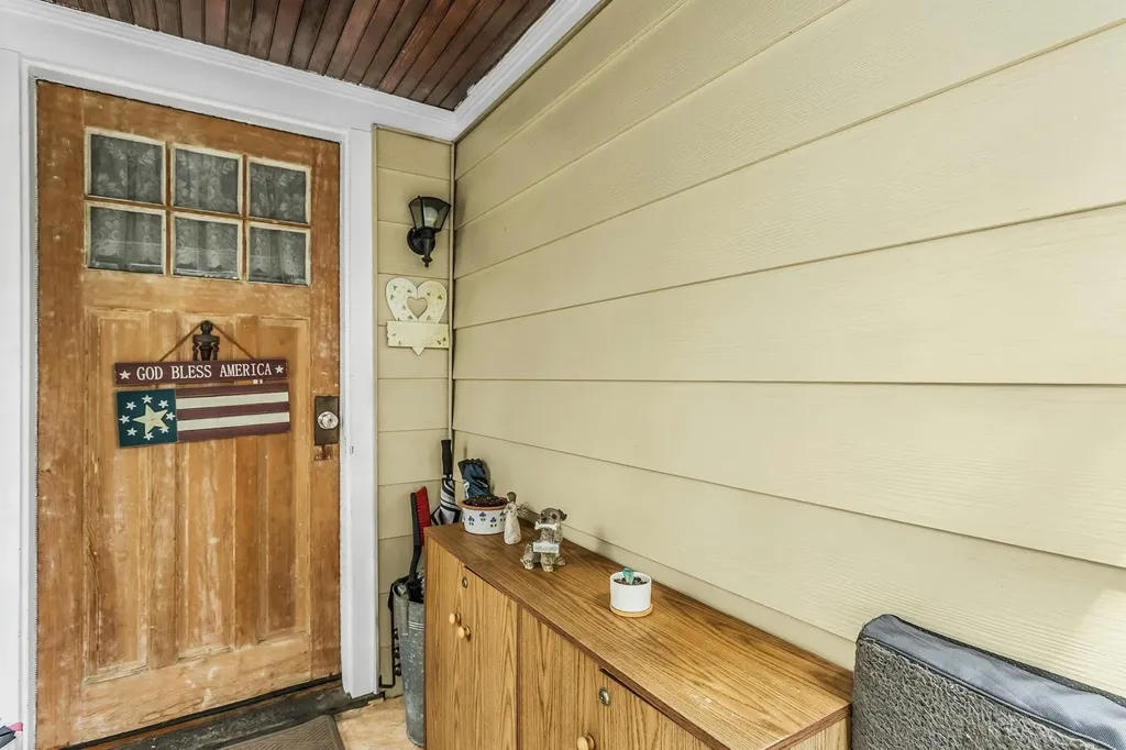 8748 252nd Street Bellerose NY 11426
